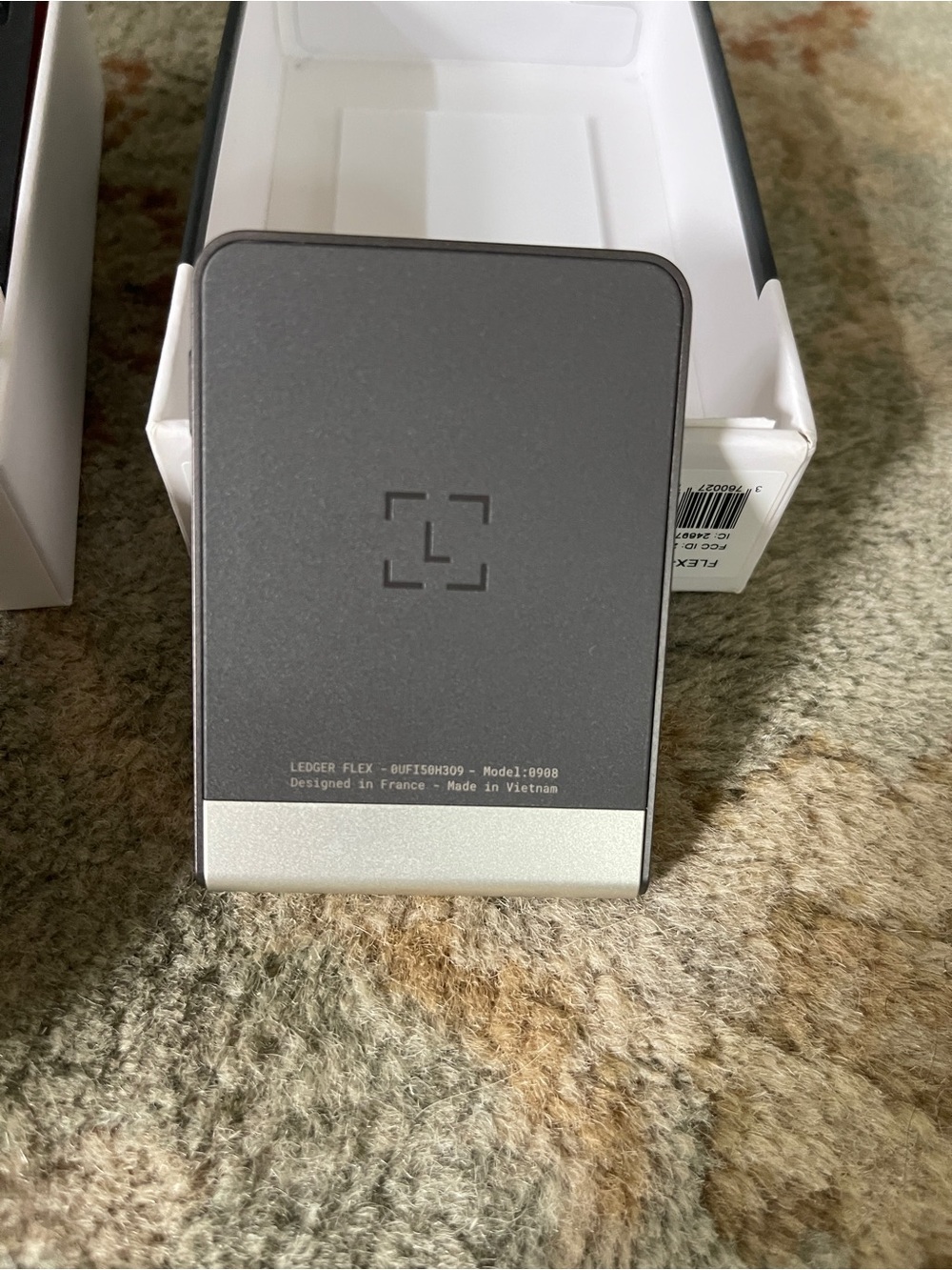 LEDGER FLEX - Cold Storage Wallet - Picture 3 of 4